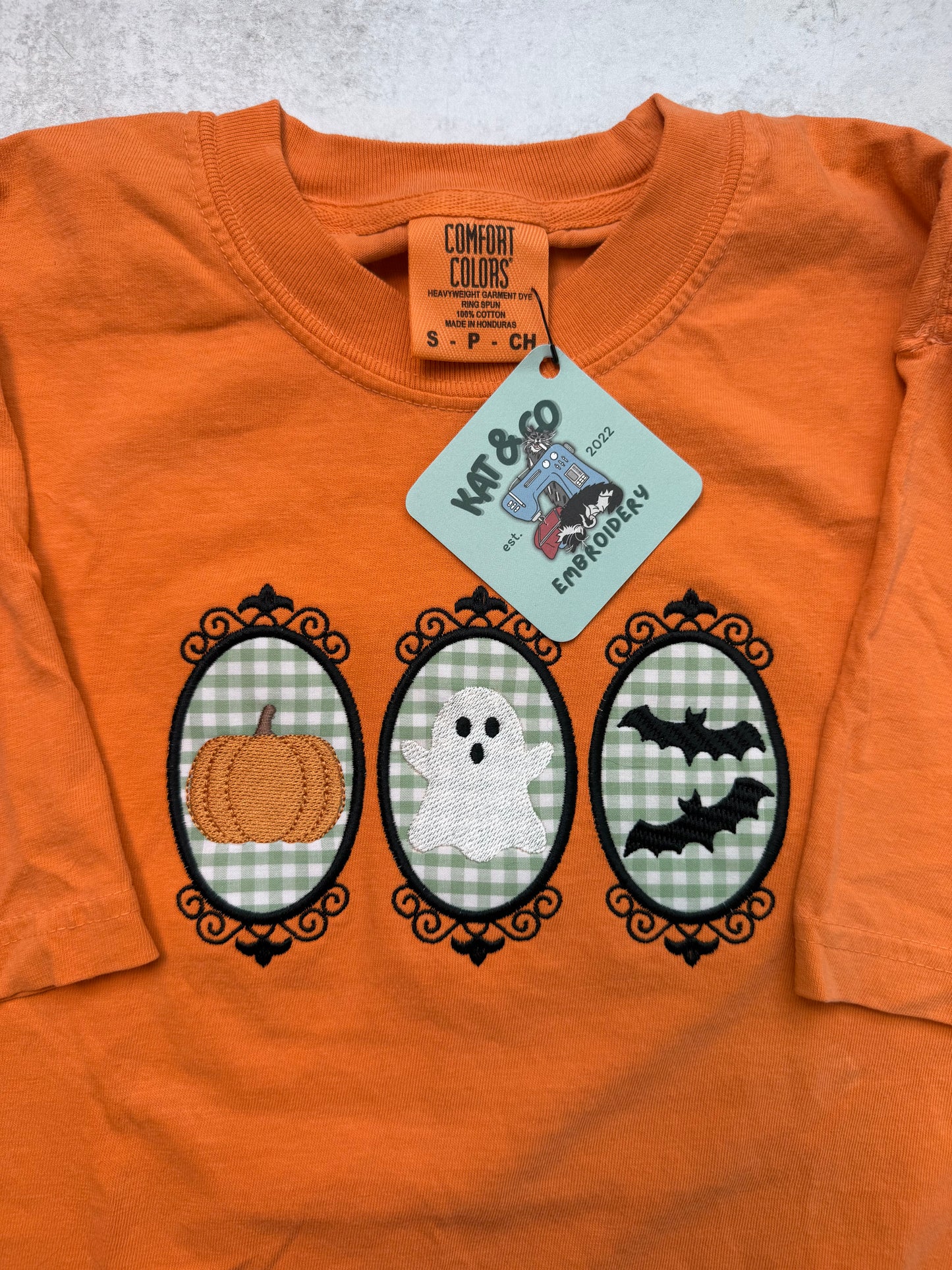 Halloween T-shirt – Vintage Pumpkin Ghost & Bats Tee, Spooky Gingham Appliqué T-shirt, Cute Halloween Outfit, Fall Top