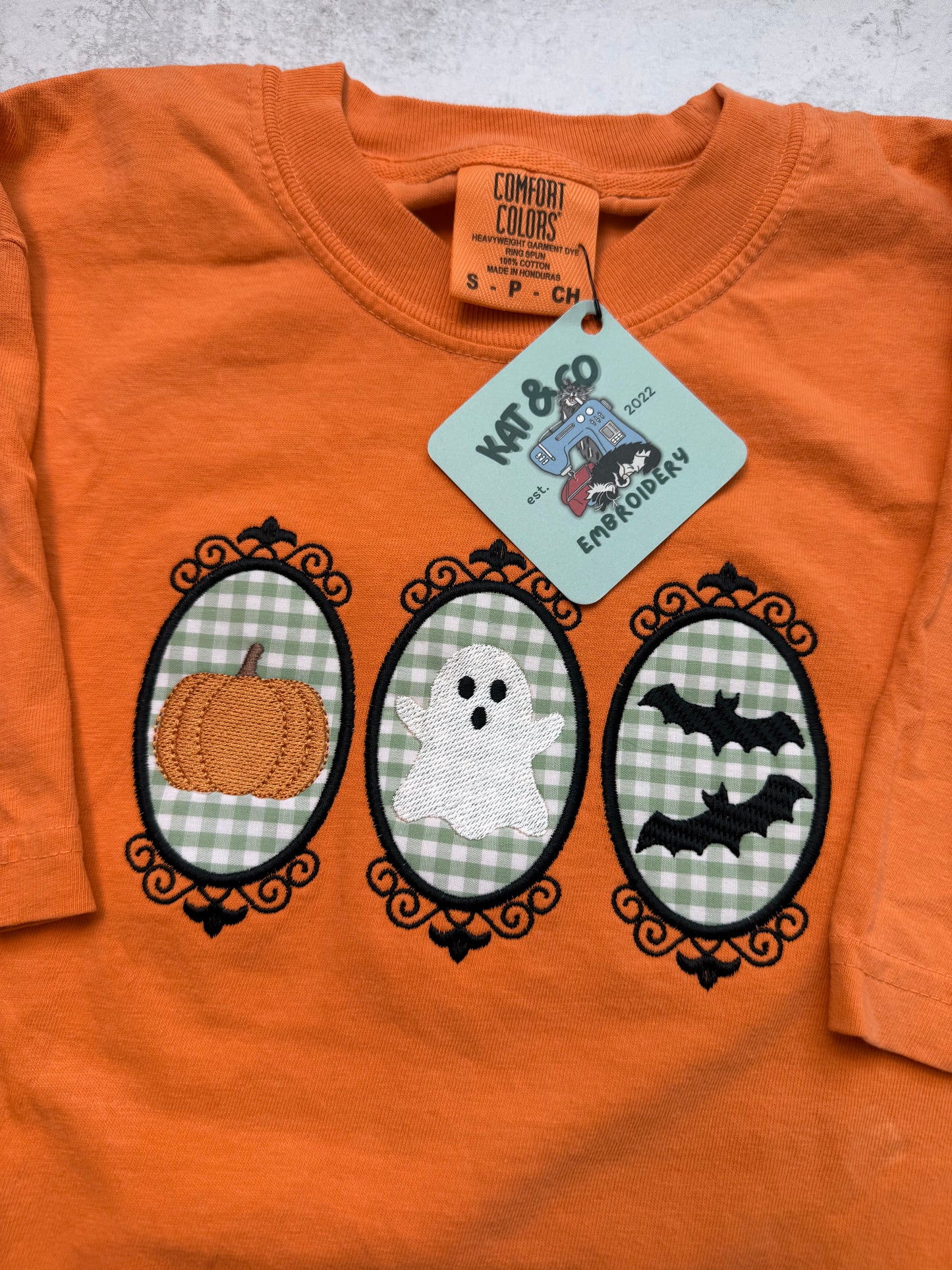 Halloween T-shirt – Vintage Pumpkin Ghost & Bats Tee, Spooky Gingham Appliqué T-shirt, Cute Halloween Outfit, Fall Top